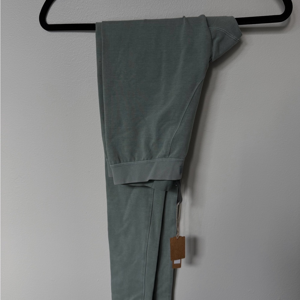 SKIMS Green Leggings - Picture 3 of 6